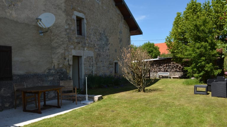 maison jardin Gîte Source Miss Terre